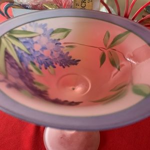 Beautiful vintage candy / fruit bowl